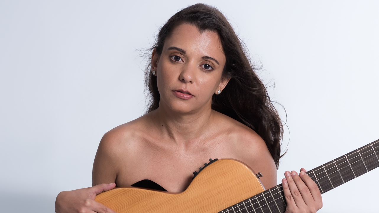 Naya Rodrigues - Voz e Violão 
