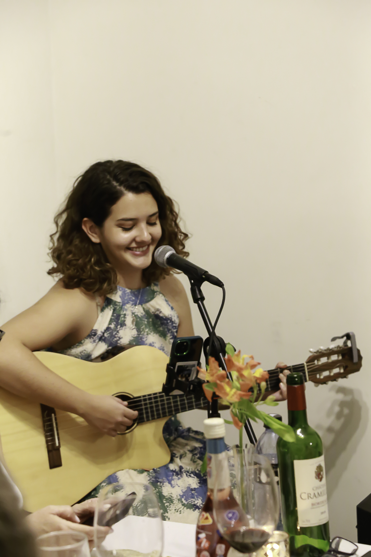 CAROL CASTRO - Voz e Violão